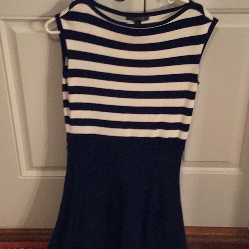 Dress - Picture 5 of 6